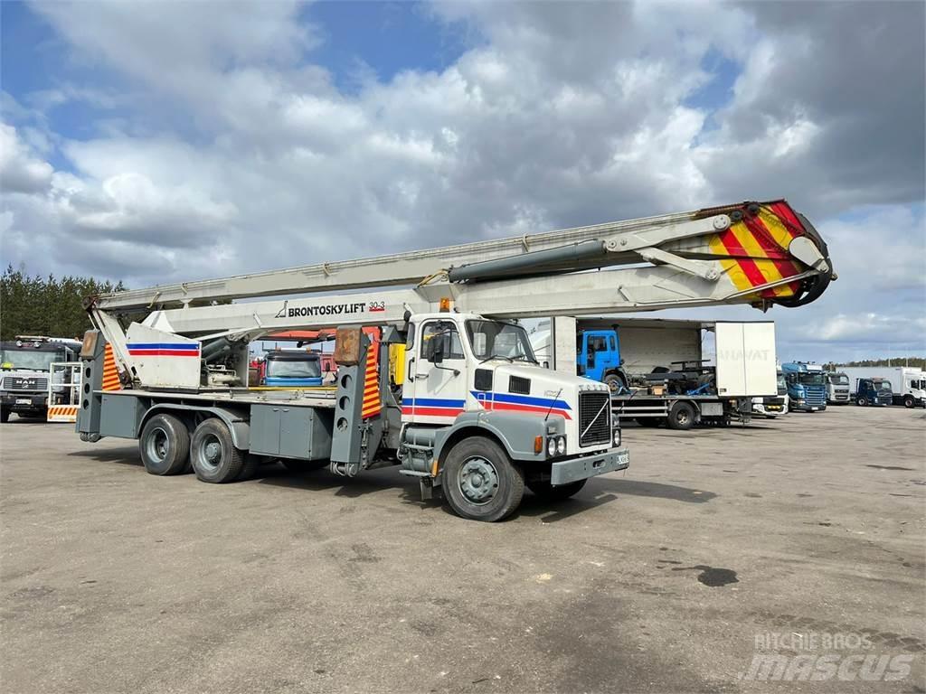 Volvo N12-1-V-6X2 Kamioni sa kranom