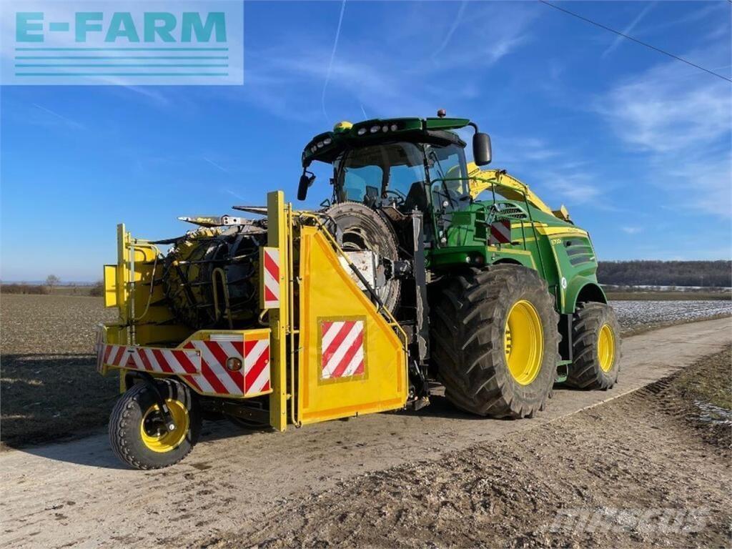 John Deere 8700i Strojevi za krmu na vlastiti pogon