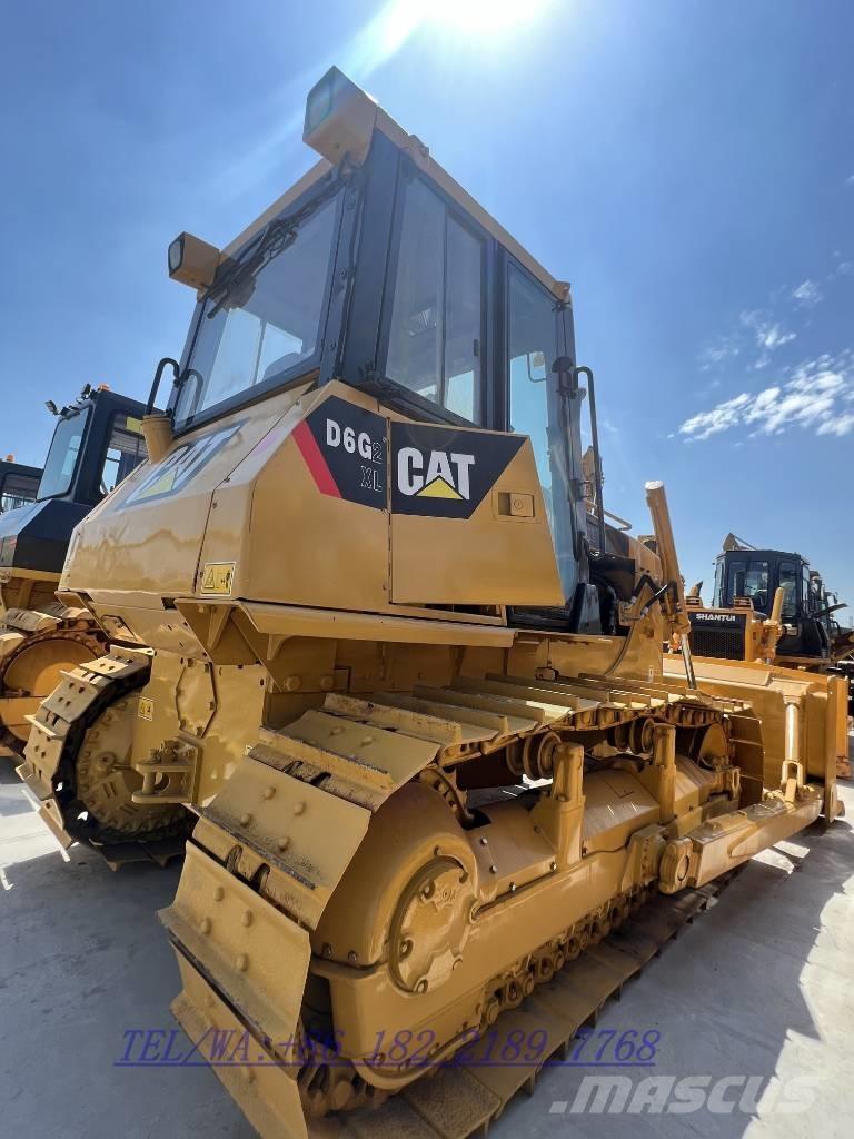 CAT D 6 G Buldožeri gusjeničari