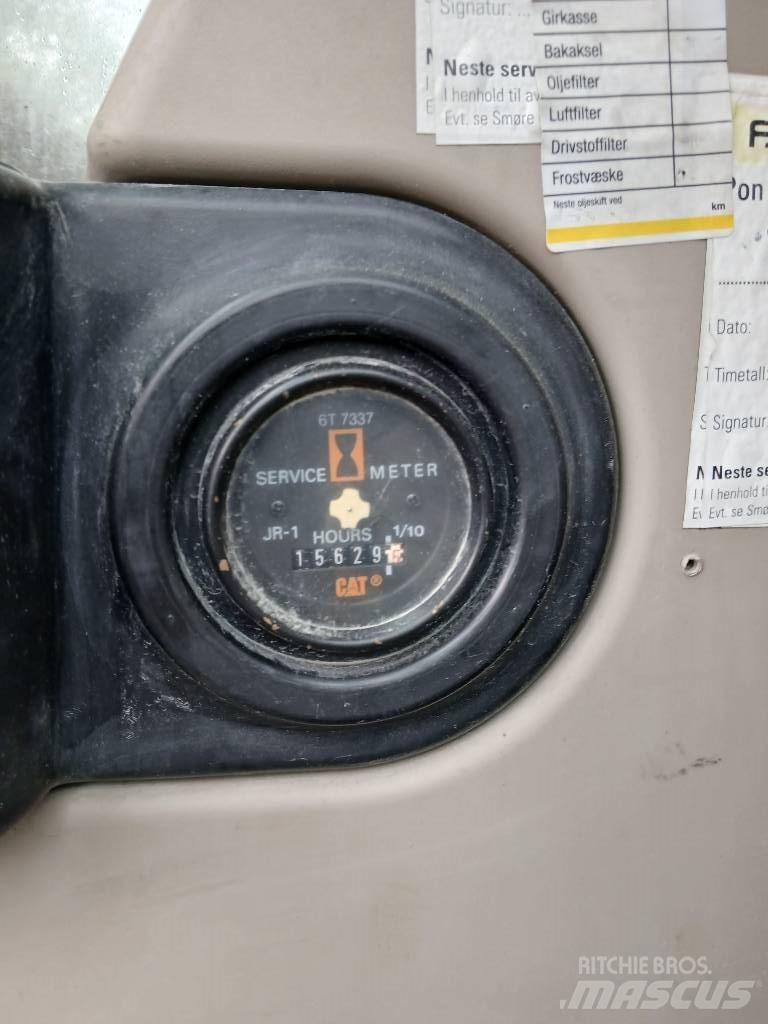CAT 318 C L Bageri gusjeničari