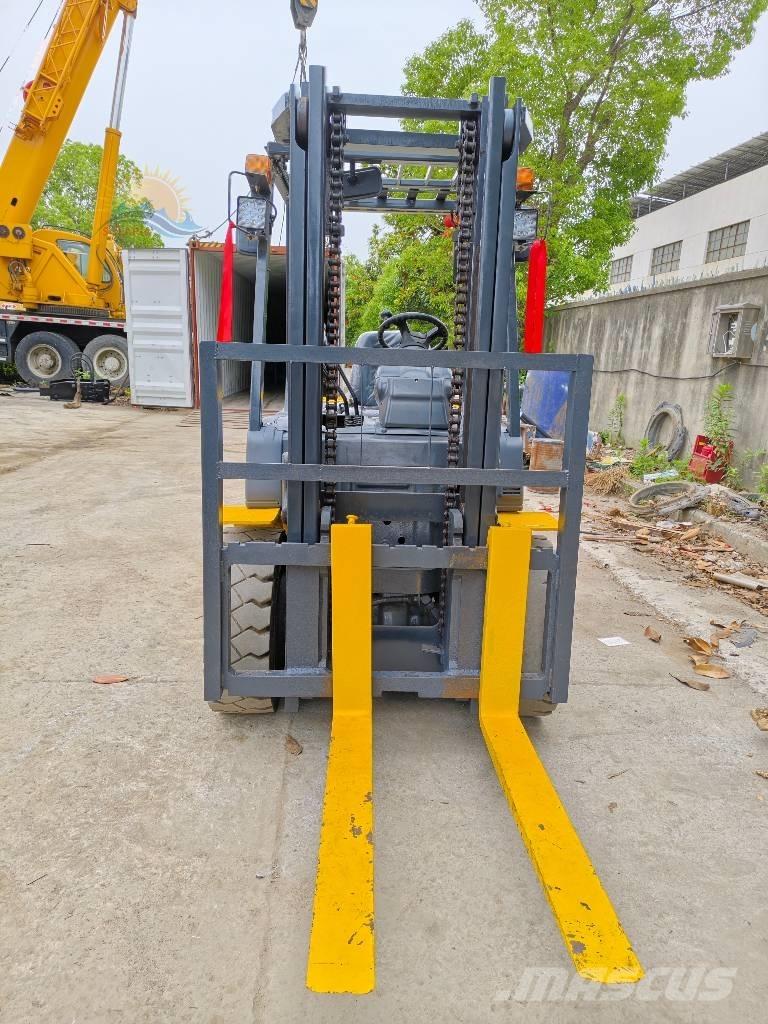 Komatsu FD30 Dizelski viličari