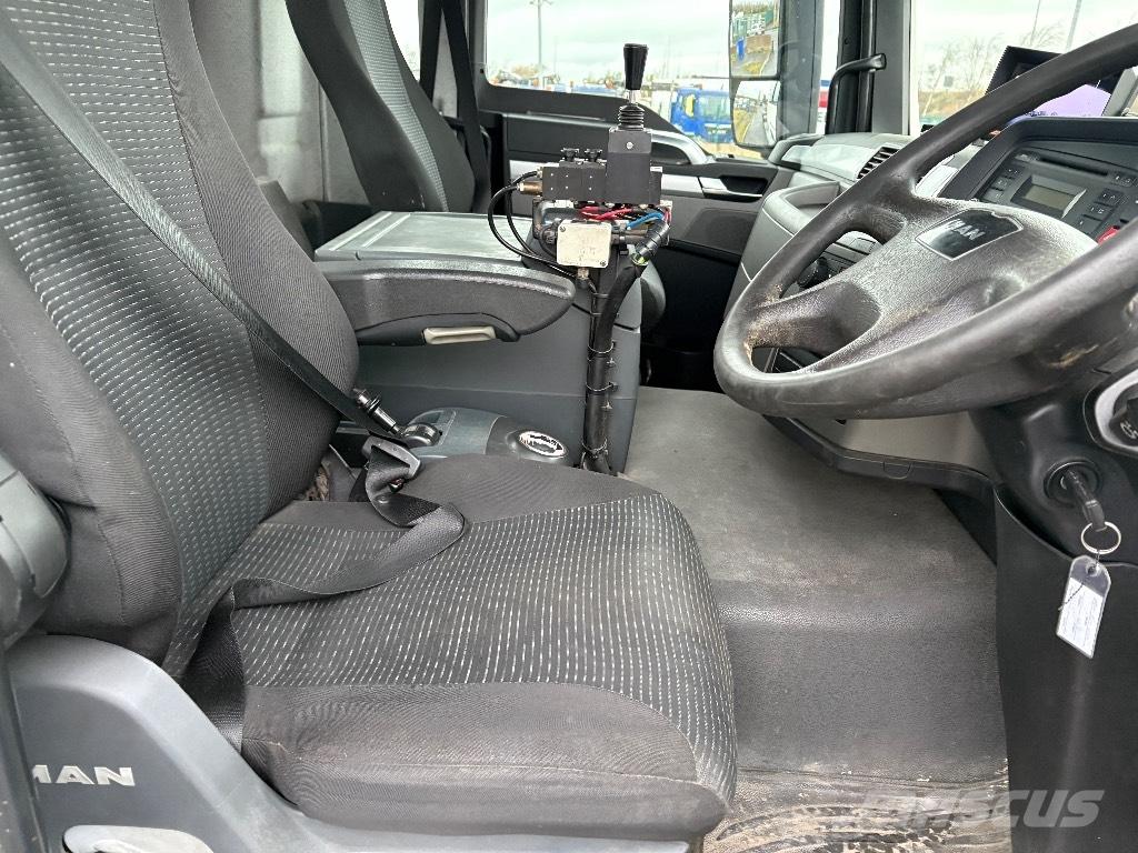 MAN TGS32.400 Rol kiper kamioni s kukama za dizanje