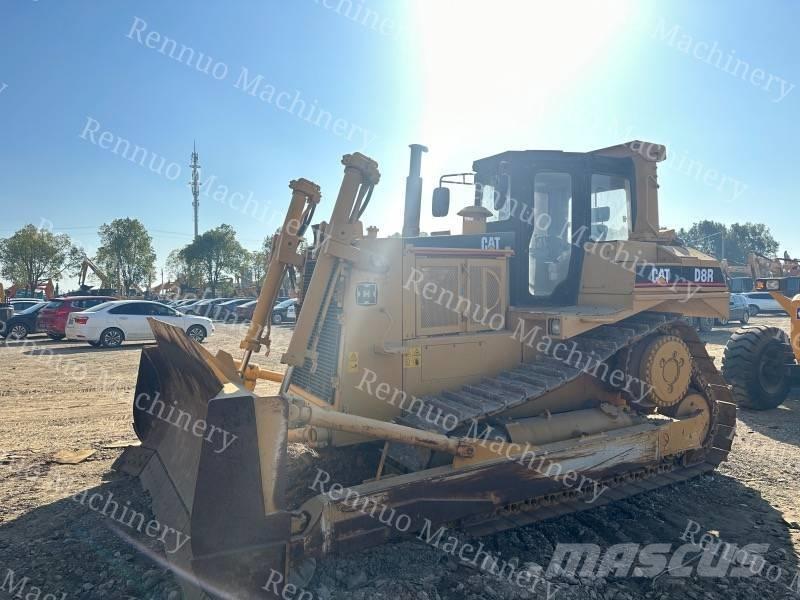 CAT D 8 R Buldožeri gusjeničari