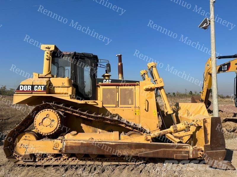CAT D 8 R Buldožeri gusjeničari