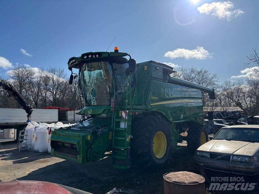 John Deere T670 Kombajni