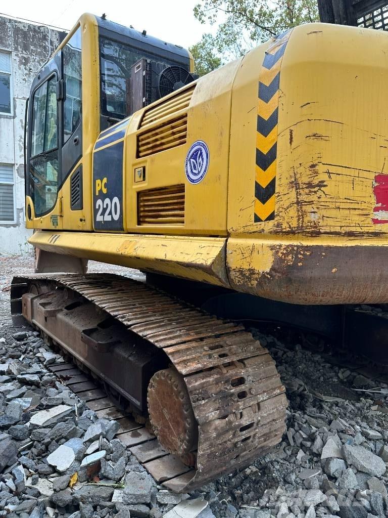 Komatsu PC220-8MO Bageri gusjeničari