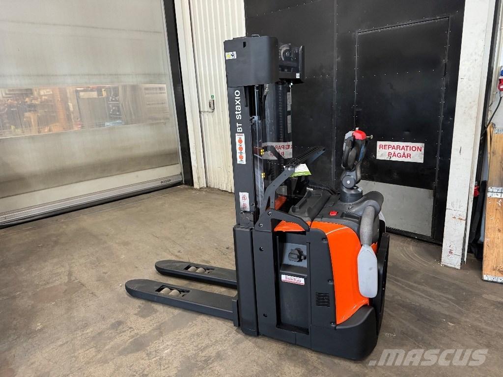 Toyota SPE140L Ručni električni viličar