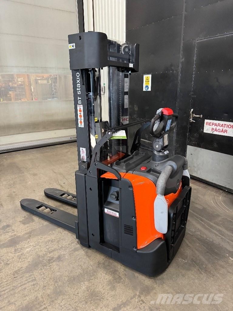 Toyota SPE140L Ručni električni viličar