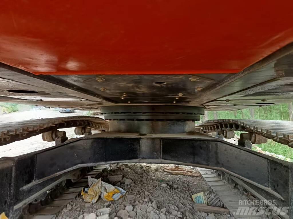 Hitachi ZX200 Bageri gusjeničari