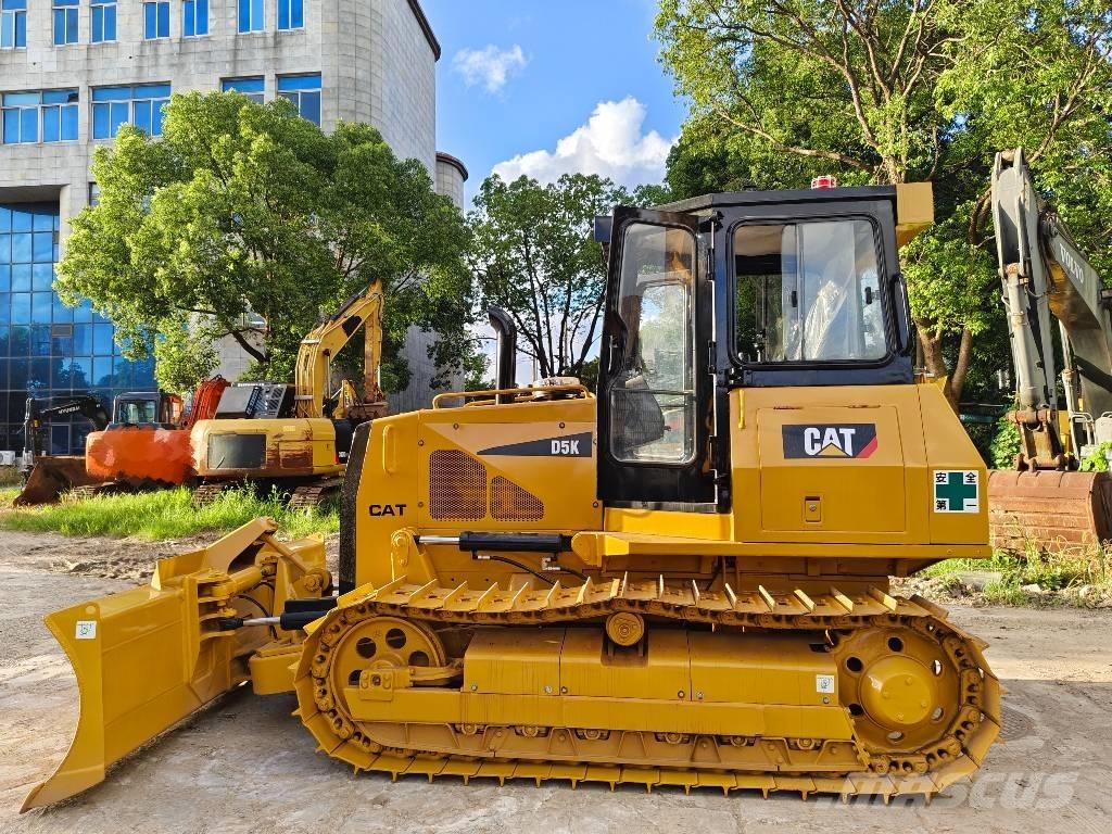 CAT D 5 K Buldožeri gusjeničari