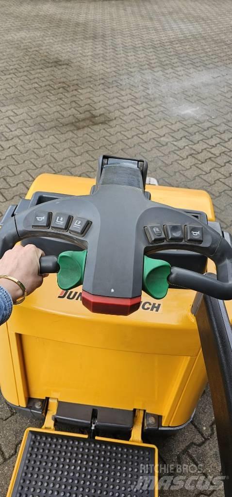 Jungheinrich ERE220 Nisko podizni električni viličar