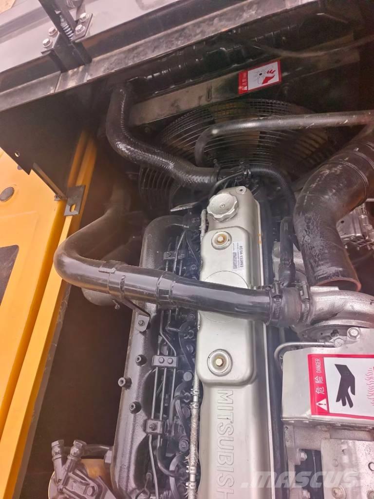 Sany SY 215 H Bageri gusjeničari