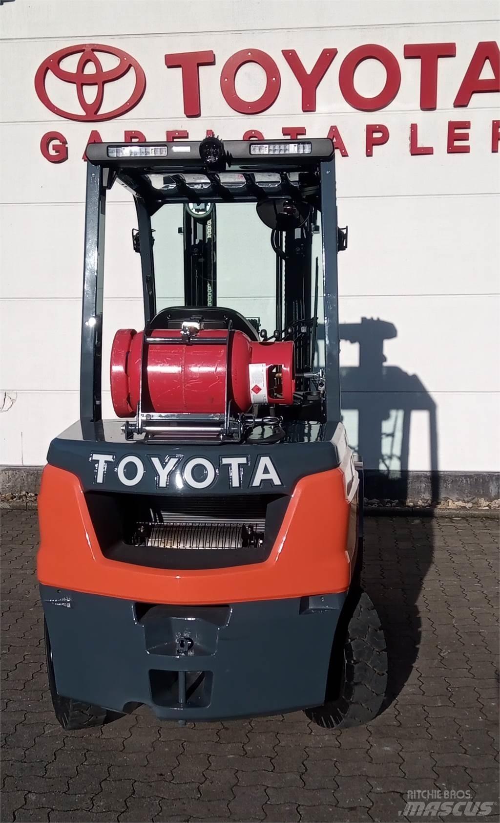 Toyota 02-8FGF30 Plinski viličari