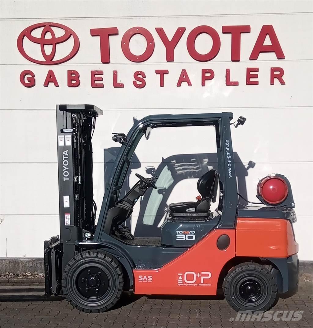 Toyota 02-8FGF30 Plinski viličari