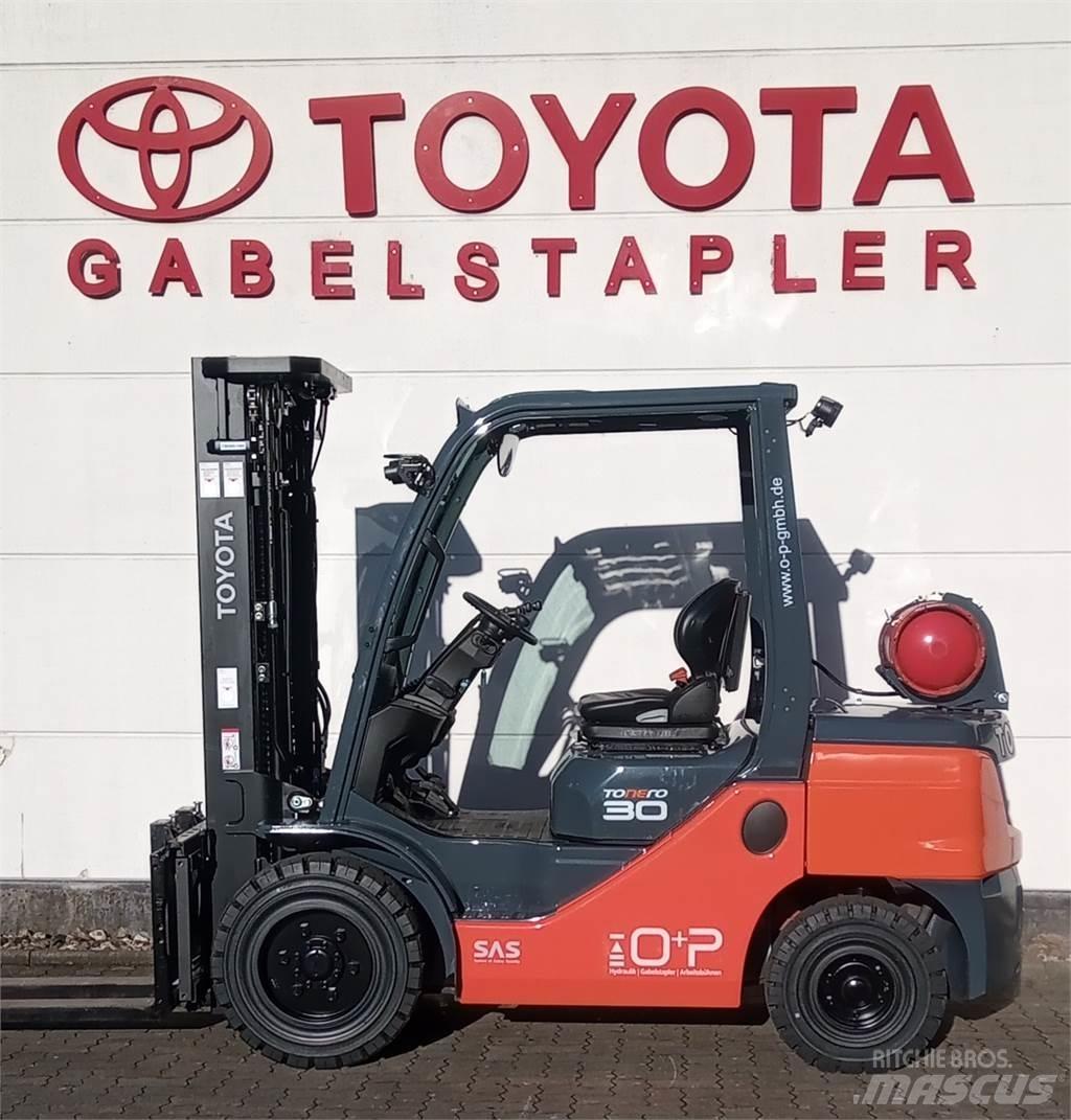Toyota 02-8FGF30 Plinski viličari