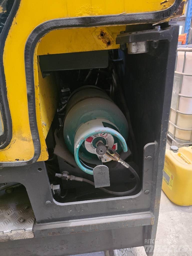 Combilift C4000LPG Viličari sa 4-stranskim dohvatom