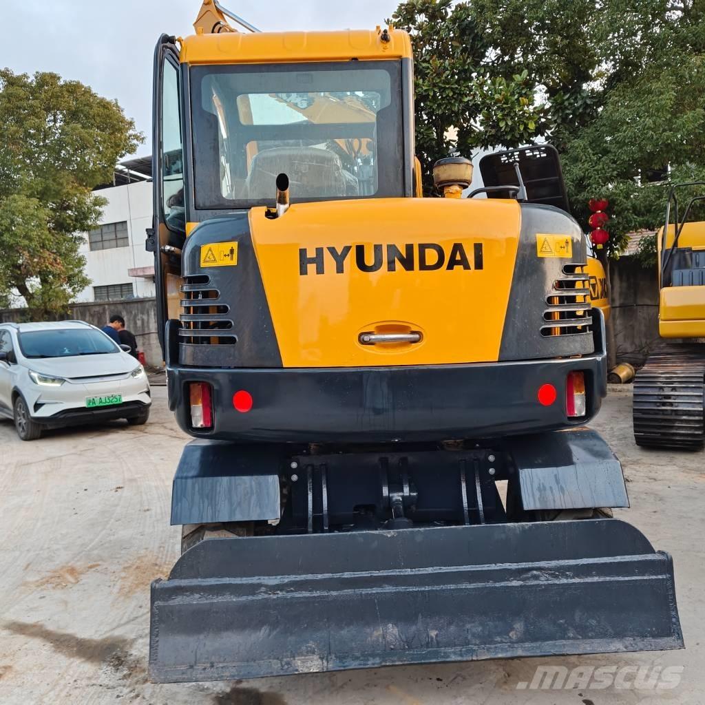 Hyundai 60 W VS Bageri na kotačima