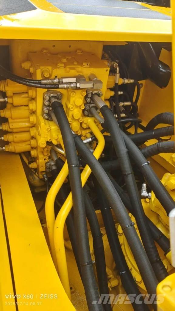 Komatsu PC 220-7 Bageri gusjeničari