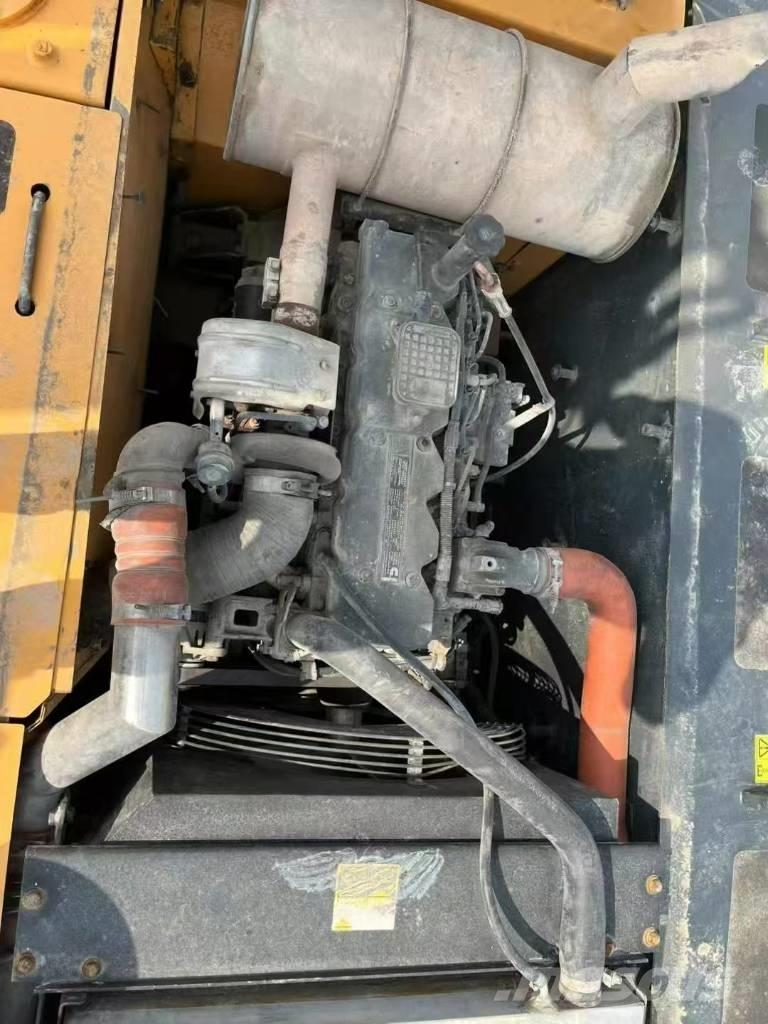 Hyundai 215VS Bageri gusjeničari