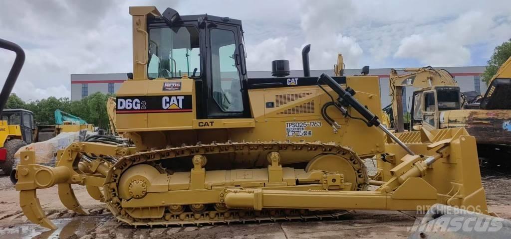CAT D 6 G Buldožeri gusjeničari