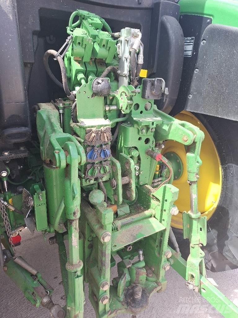John Deere 6110R Traktori