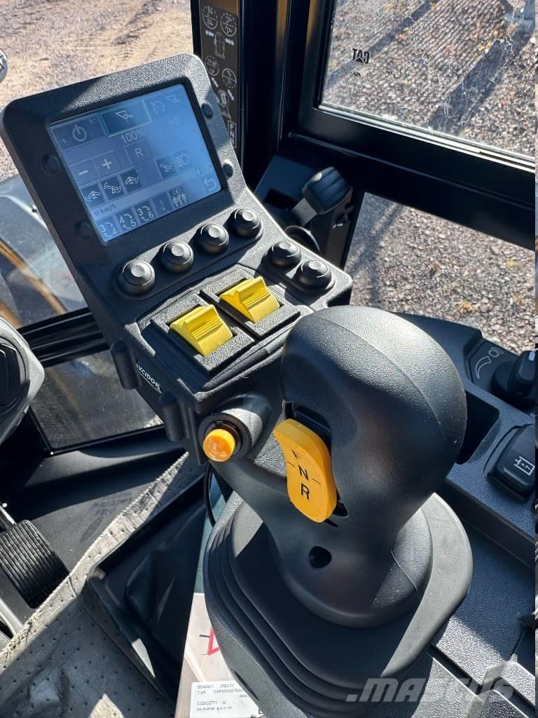 CAT 908 Utovarivači na kotačima