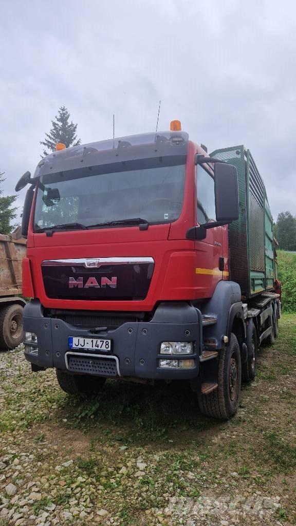 MAN TGS + Neuson 1266 Drobilice za drvo / čiperi