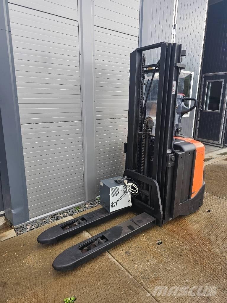 BT SPE 125 L 4150mm Ručni električni viličar