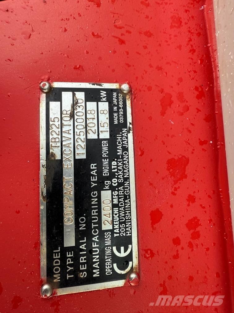 Takeuchi TB 225 Mini bageri <7t