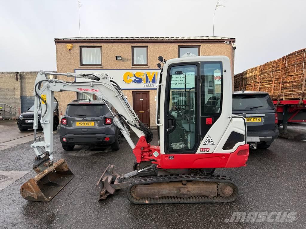 Takeuchi TB 225 Mini bageri <7t