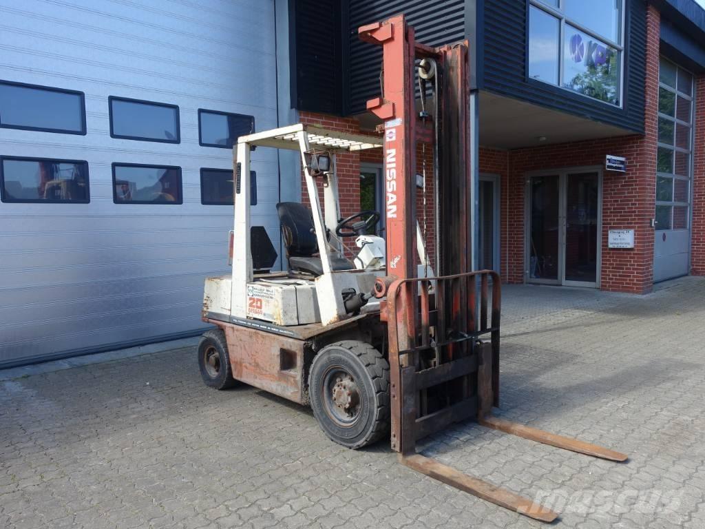 Nissan EH 02 A 20U Dizelski viličari