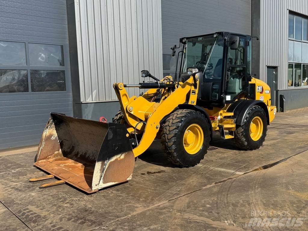 CAT 908M Utovarivači na kotačima