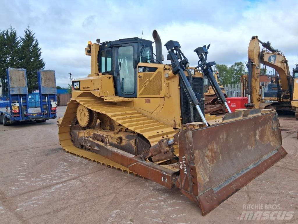 CAT D 6 T LGP Buldožeri gusjeničari