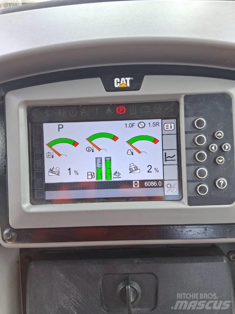 CAT D 6 T LGP Buldožeri gusjeničari