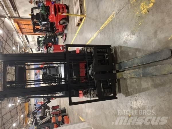 Manitou MI25D Terenski viličar