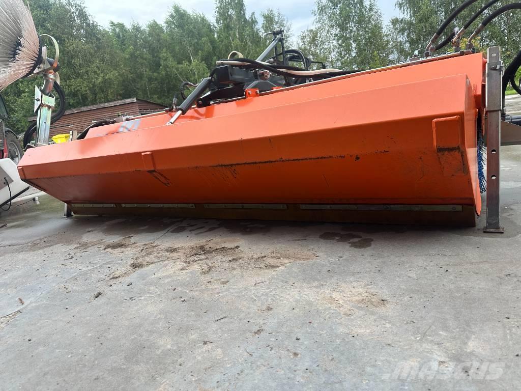 Tuchel Plus 590-260 Strojevi za metenje