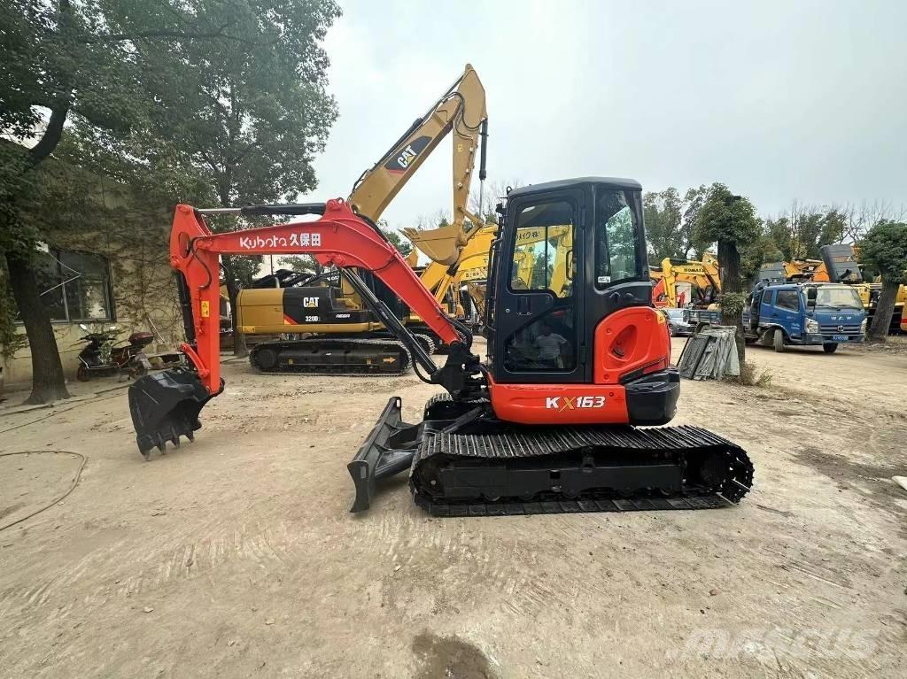 Kubota 163 Bageri gusjeničari