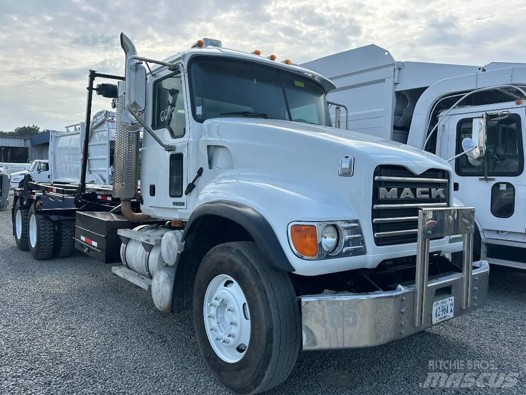 Mack CV 713 Demontažnii kamioni za podizanje kabela