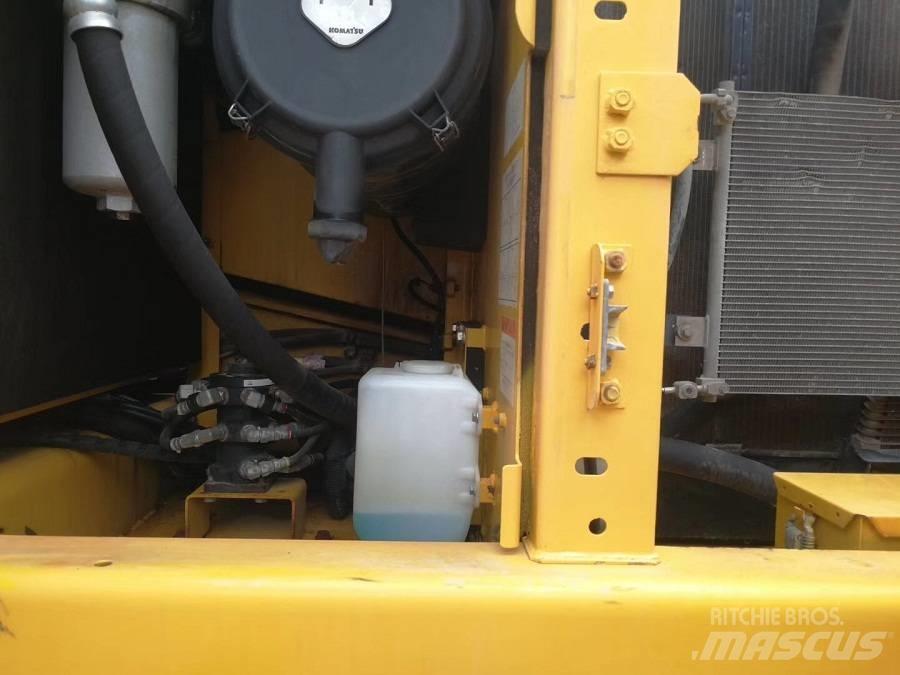 Komatsu pc200-8 Bageri gusjeničari