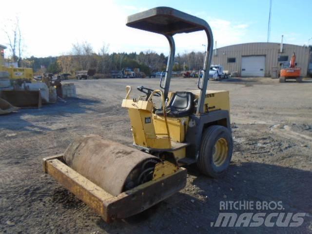 Bomag BW 124 D Valjci sa jednim bubnjem