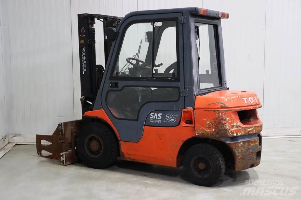 Toyota 62-7FDF25 Dizelski viličari