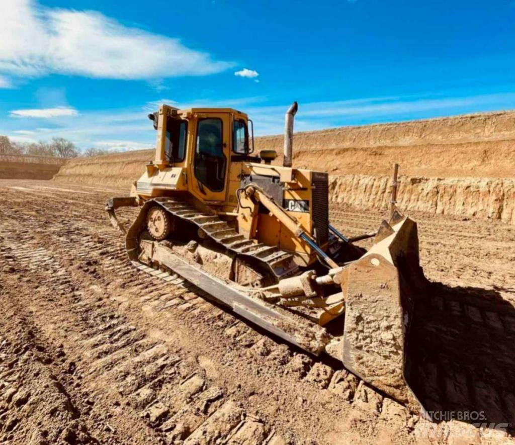 CAT D 5 H Buldožeri gusjeničari