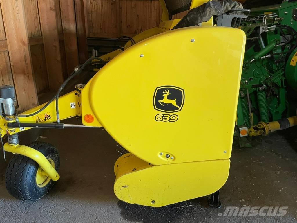 John Deere 8300 Strojevi za krmu na vlastiti pogon