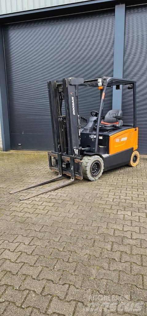 Doosan B 25 X-7 Električni viličari