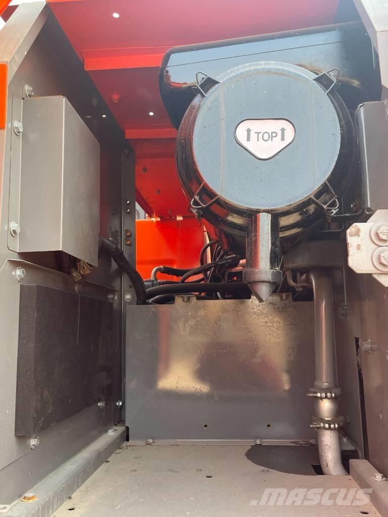 Hitachi 210LC Bageri gusjeničari