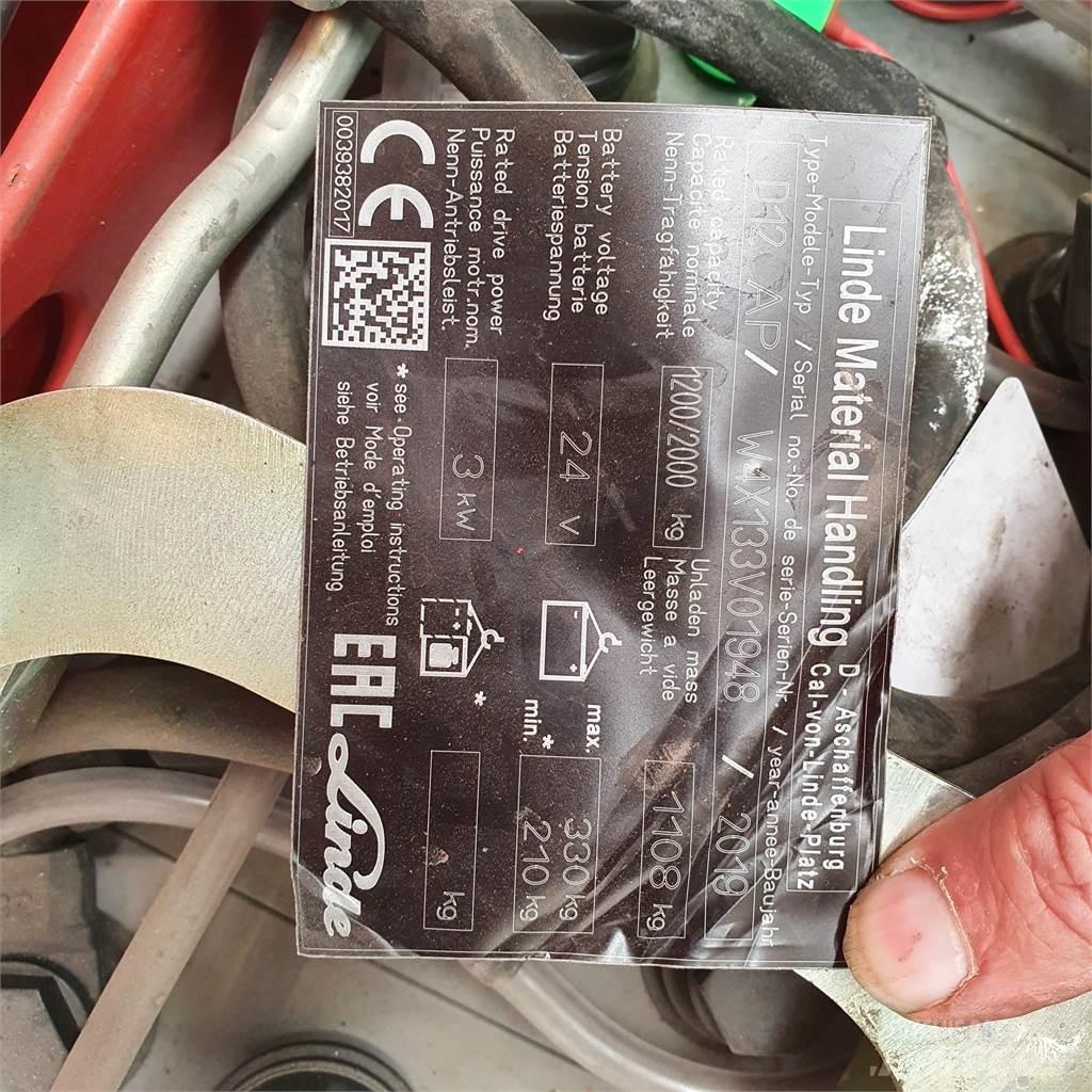 Linde D12AP Ručni električni viličar