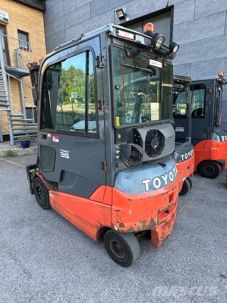 Toyota 8FBMT35 Ručni električni viličar