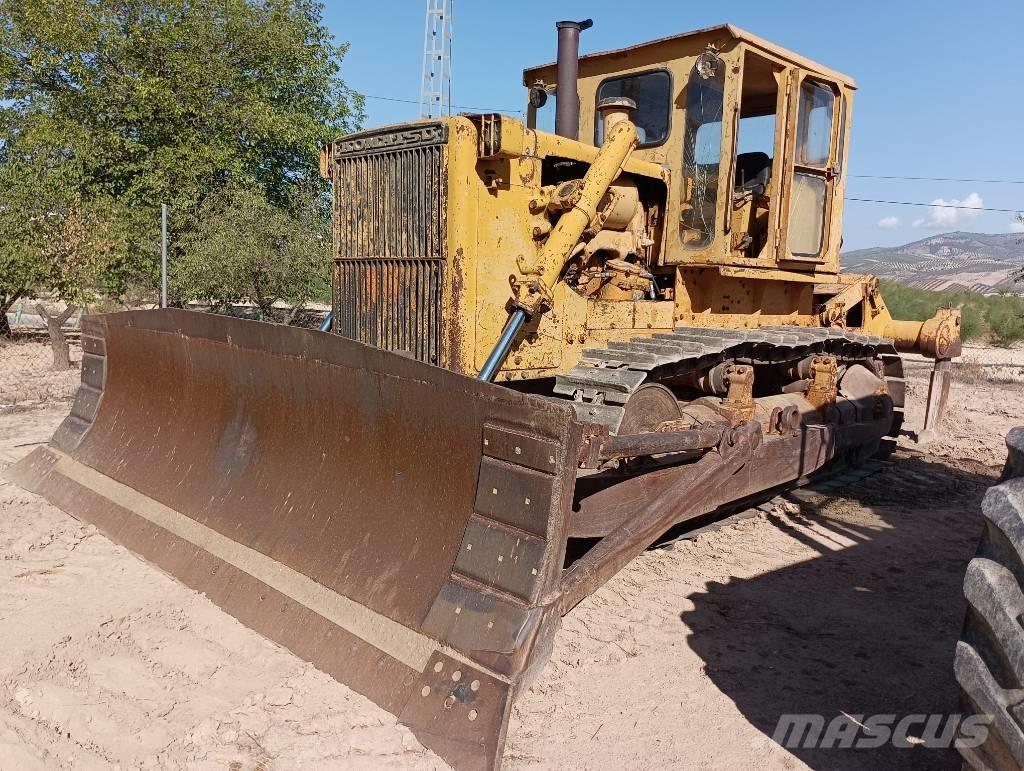 Komatsu D 85 A-12 Buldožeri gusjeničari