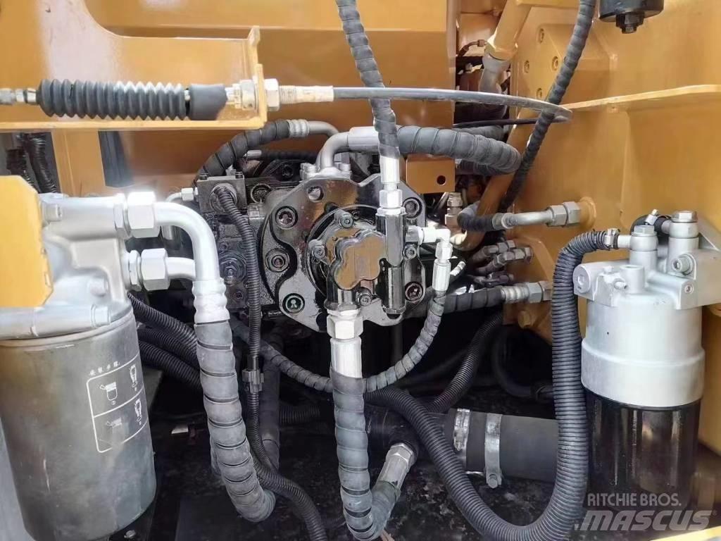 Sany SY135C Bageri gusjeničari