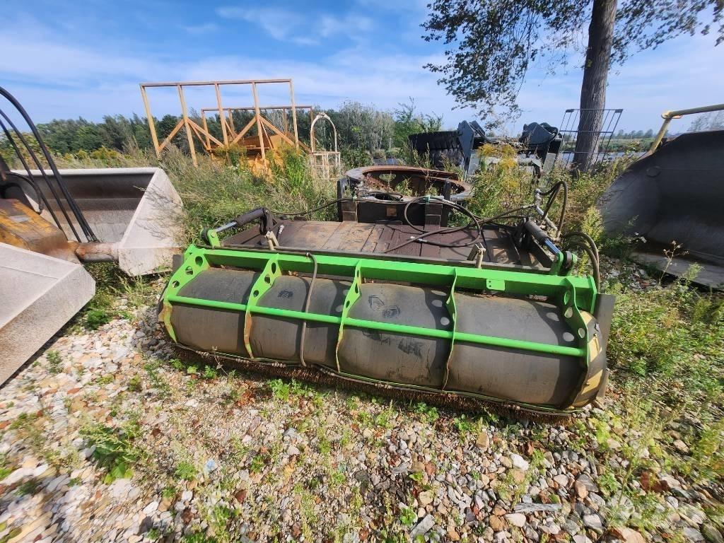 PMC SWB2500 Strojevi za metenje